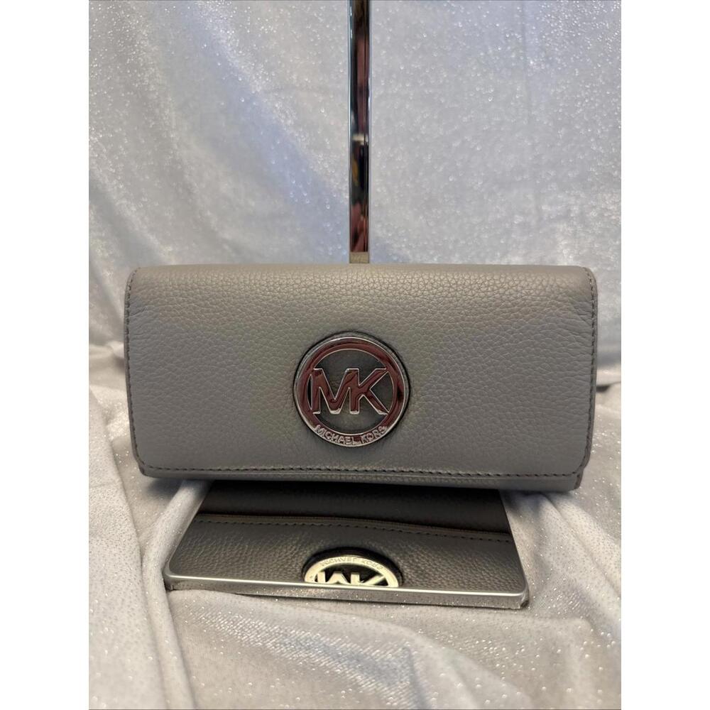 Michael Kors FULTON Pebbled Leather Pearl Gray Wallet